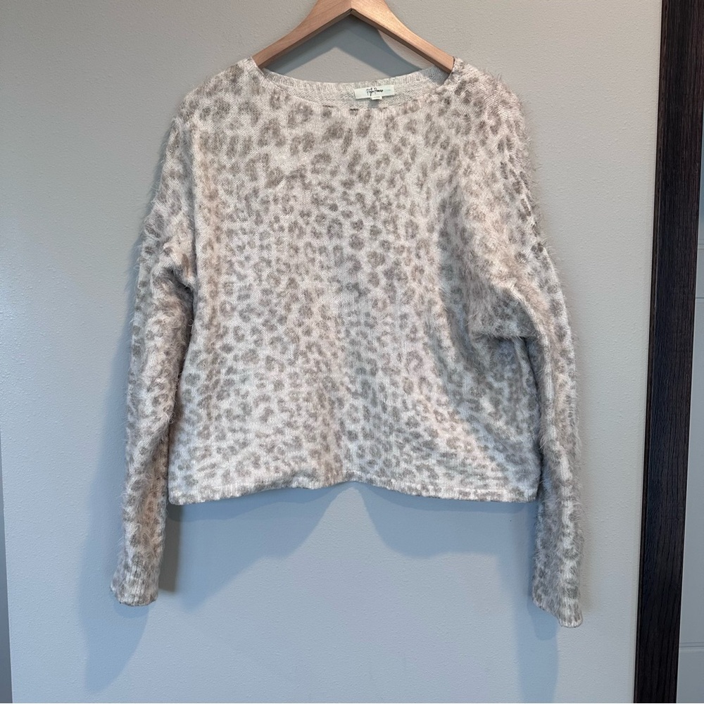 Peyton Primrose Cheetah Print Fluffy Eyelash Long Sleeve Crop Pullover Sweater